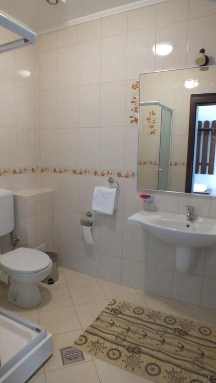 Hanul Cocosul Vitanesti Ngoại thất bức ảnh